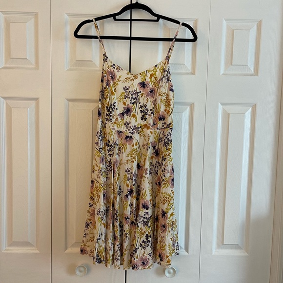 Flow Summer Floral Dress - Picture 3 of 3